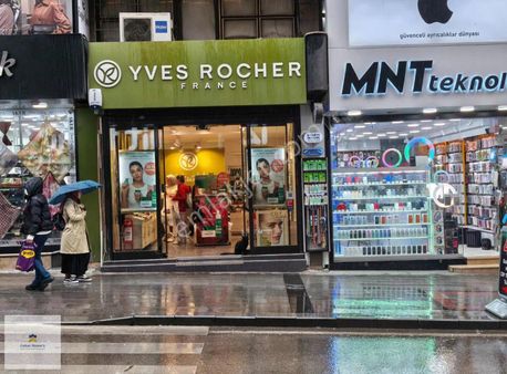 İzmit'in Kalbinde Alemder Cd En İşlek Noktasında Satılık Dükkan