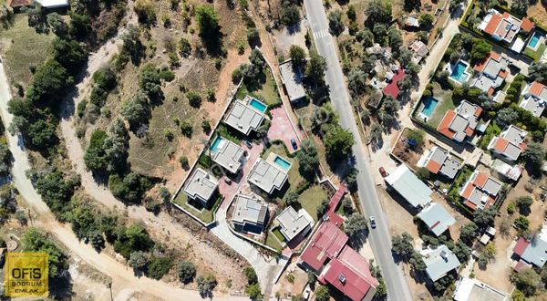 Ofis Bodrum | Bodrum Yalıçiftlik'te Müstakil 3+1 Bahçeli Villa