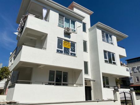 Altınoluk İlkbahar'dan Yağcılar'da Denize 50mt Yerden Isıtmalı Sıfır 2+1 Köşe Daire