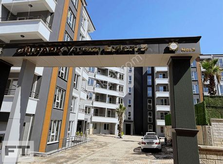 Gül Park 3'te Deniz Manzaralı Satılık 1+1