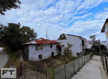 Kuşçulu Mahallesin'de Müstakil Ev Ve Arsası