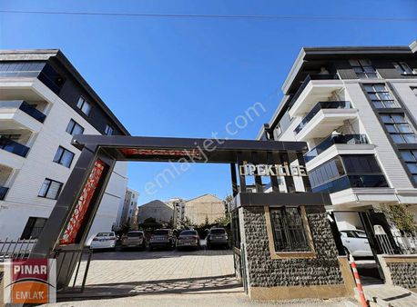Pınar Emlak'tan Kale Yolu Civarı Satılık 3+1 Lüx Daire