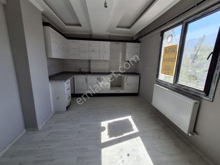 🏡 50 Yıl Mahallesi 🏡 ✅2+1 M2 90 5 Katlınım 2 Katı ❇️kombi Petekli