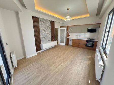 Akçay Aras Emlaktan Ön Cephe Ara Kat 2+1 Sıfır Daire