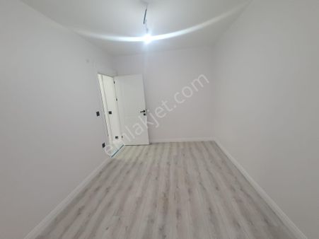 Armax'tan Şemsipaşa Mah Satılık 2+1 Asansörlü İskanlı Daire
