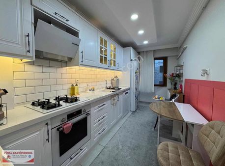 Muradiye'de 23 Nisan Parkı Yakını Satılık 3+1 Daire