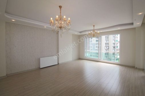 Retro’dan Lüks Yaşamın Kapılarını Aralayacağınız Kiralık 4+1