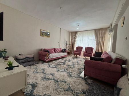 Kaçırılmayacak Fırsat!!! Cadde Yakını Katta 3+1 Daire