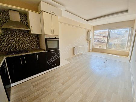 Karakol Ve Hastahane Yakını Teraslı Asansörlü 2+1 Yeni Bina