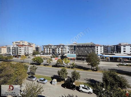 Esenevler' De Ana Cadde Üzerinde, Full Yapılı 4. Kat Daire