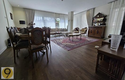 Fenerbahçe Sahilde 3+1 135 M2 Net Balkonlu English Below