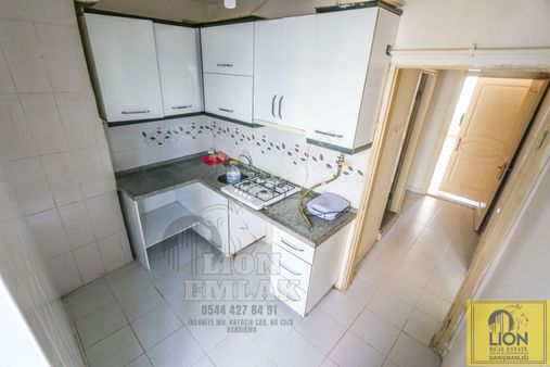 Bandırma Çarşı İçinde Masrafsız Balkonlu Kiralık 2+1 Geniş Daire