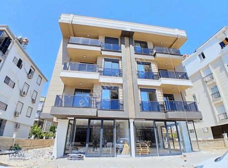 Yeniemek'de Sıfır 2+1 Herşey Ayrı Geniş Ana Cadde Üzeri Satılık