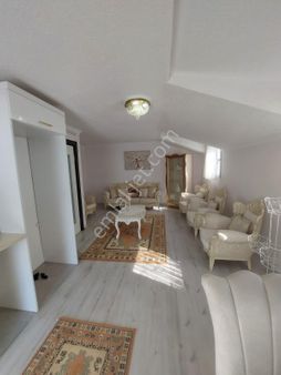 Metrobüse 3 Dakika 2+1 Yeni Binada 90m2 Kiralık Teras Kat