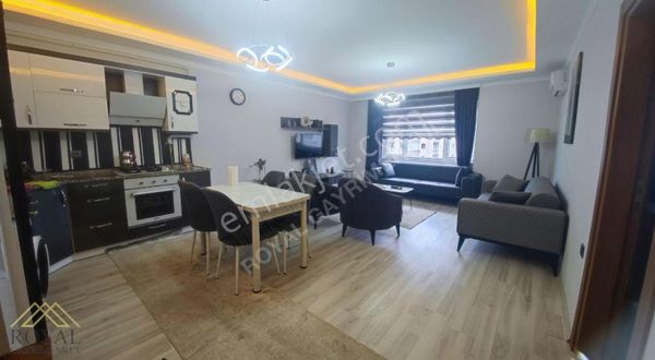 Kaşüstü Merkezde Eşyalı Uzun Dönem Kiralık 1+1 Daire