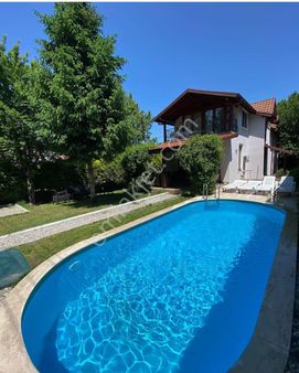 Kırkpınar’da 468 M2 Arsa İçinde Satılık Müstakil Yüzme Havuzlu Villa….