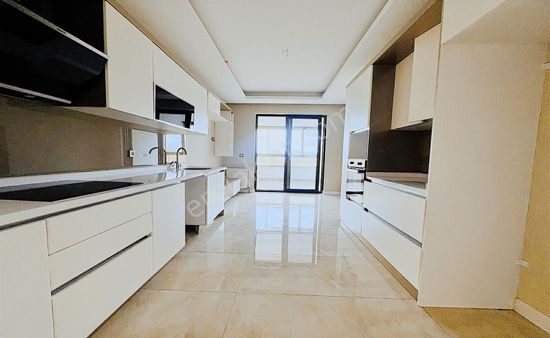 Ovacık Mahallesi Panoramik Manzaralı Teras Balkonlu 250m 4+1