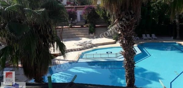 Altıntaş'ta Satılık Site İçi Satılık 4+1 Villa