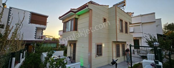 3+1 Denize Yakın Bahçeli Müstakil Satılık Villa