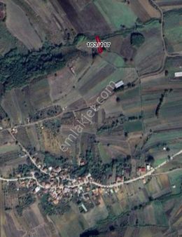 Satılık 629m2 Köy İçi Tarla Yola Yakın