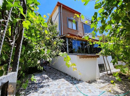 Ata Gayrimenkul'den Tam Müstakil 6+1 Eşyalı Oturuma Hazır Villa