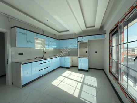 Hürriyet Mh.3+1,140m2 Özel Otopark,e.banyo,cam Balkon Lüks Daire