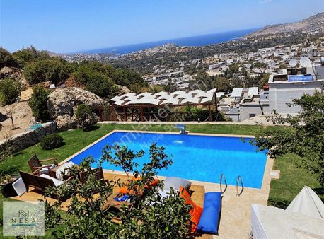 Yalıkavak Arsa Fiyatına Satılık 1 Adet Ahşap Ev Ve 1 Adet Daire