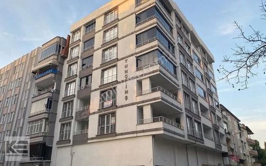 Kahvecioğlu Emlak'tan İshaklı Mah.satılık Sıfır 3+1 Daire