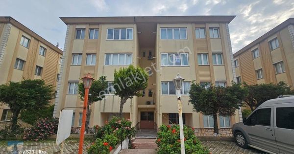 S1098 Ayhan Gezer Emlak'ta İhsaniye Mh Site İçerisinde 3+1 Satılık Daire