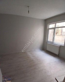 Kurtuluş Mahallesi'nde Satılık Yüksek Giriş Kat Yatırımlık Daire İş Yerine De Uygun