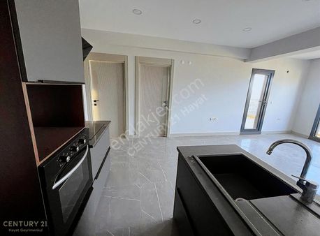 Menemen T-yapı Şira Rezidansta Kiralık 2+1 Daire