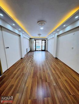 Muradiye 23 Nisan Parkı Civarında Geniş Ve Ferah 3+1 145m2 Daire