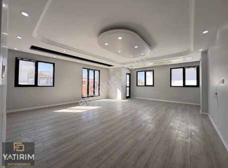 İstasyon Caddesi Marmaray Yakını Asansörlü 4+1 235 M2 Dubleks