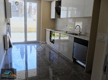 Büyükçekmecede Butik Havuzlu Sitede Kiralık Lüks Daire