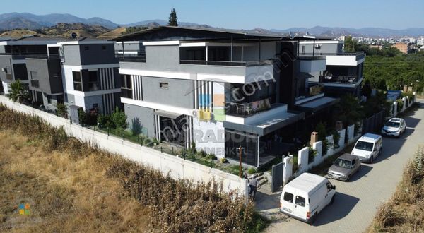 Aydın Nazilli Dallıca Mahallesinde Satılık 5+1 Tripleks Villa
