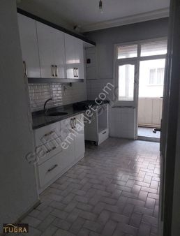 Reşadiye Mahallesinde Ara Kat 2+1 Kiralık Daire