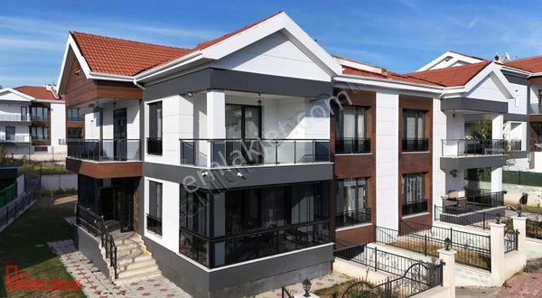 Hedef Emlaktan Eğriköprüde Satılık 6+1 Lüx Villa