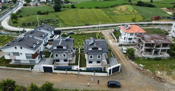 Seydikemer Gerişburnu Mah 4+1 Satılık Tripleks Villa