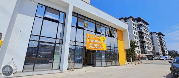 Sönmez'den Karşıyaka'da Cadde Üzerinde Yeni Binada Ofisler