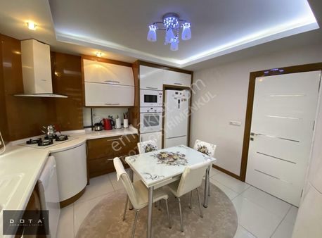 Tank Meydanı'nda Önü Açık Manzaralı Arakat, Tertemiz 3+1 Daire