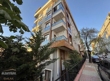 Albayrak Emlaktan İfm Yakın Ön Cephe Daire Balkonlu