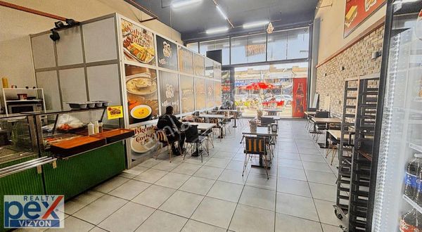 Başkent Sanayide Harika Konumda Geniş Açık Alanlı Kiralık Dükkan