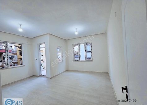 Kuzeyyaka Mah.de 2+1 Arakatta 110m2 İçi Ful Yapılı Merkezi Konum