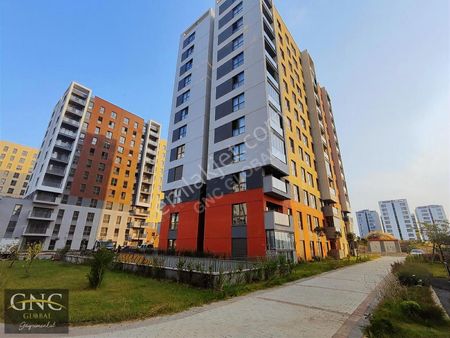 Sur Yapı'da 11. Kat Manzaralı Oturuma Hazır 1+1 Satılık Fırsat