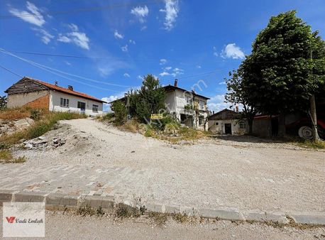 Vadi Emlak'tan Almus/siteler Göl Manzaralı Arsa