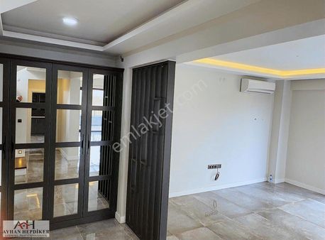 Serdivan Yazlıkta Site İçerisinde Müstakil Yaşam Sunan Villa