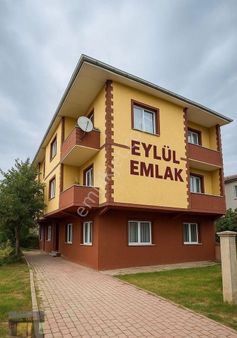 Akhisar Çayır Mevkii Komple Satılık Bina