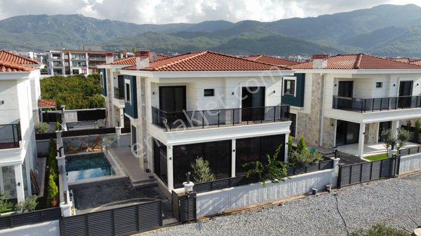 Kuşadası Davutlarda Tek Müstakil, Özel Havuzlu, Lüks Satılık Villa