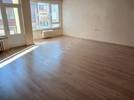 Çarşı Merkezde Asarcıklı Cd.üzerinde Kiralık 3+1 Daire