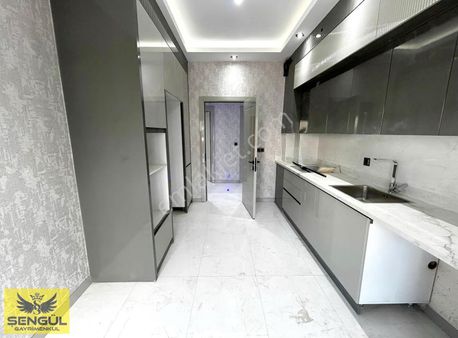 Şengül Gayrimenkul'den Naz Bayrak Yakını Satılık 2+1 Lüx Daire